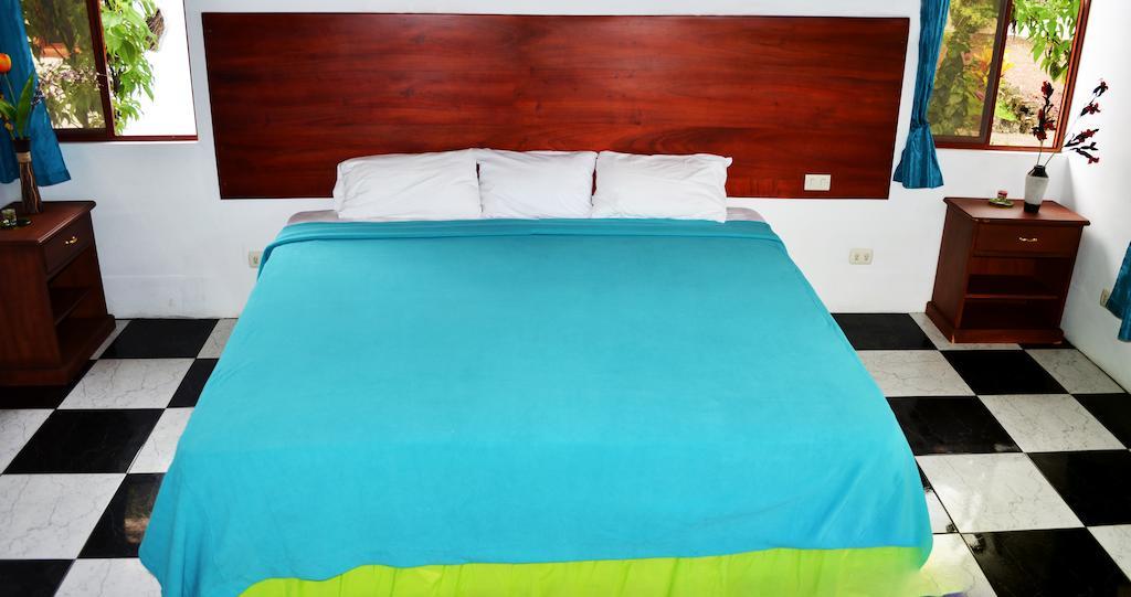 Piedras Blancas Lodge Puerto Ayora  Habitación foto