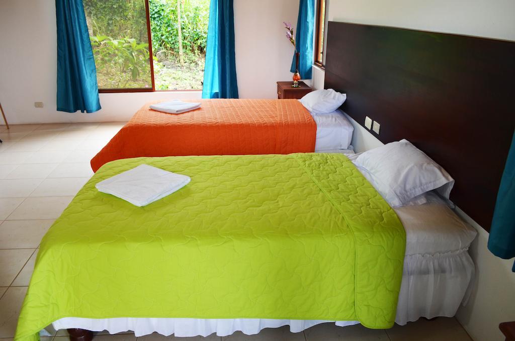 Piedras Blancas Lodge Puerto Ayora  Habitación foto