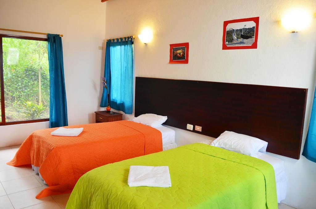Piedras Blancas Lodge Puerto Ayora  Habitación foto