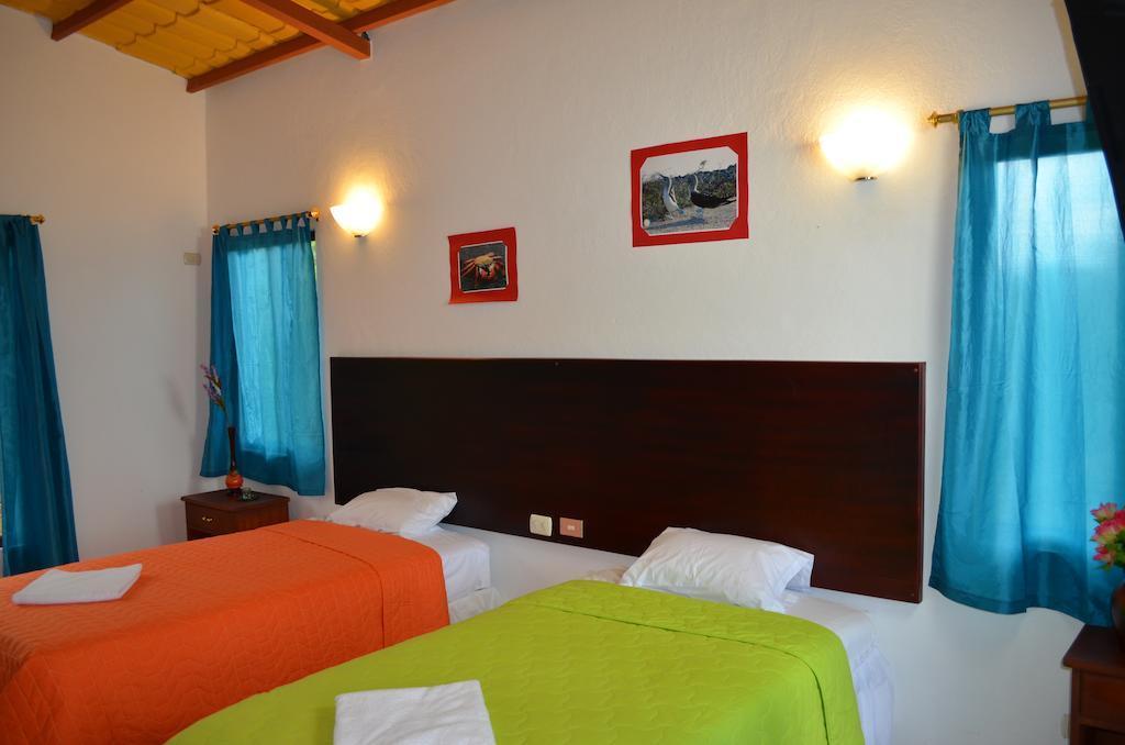 Piedras Blancas Lodge Puerto Ayora  Habitación foto